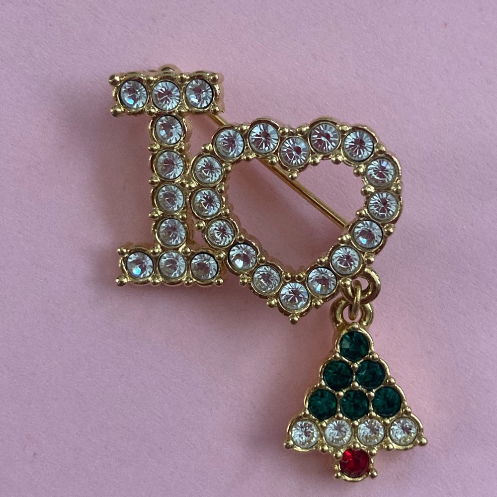 I LOVE Christmas brooch